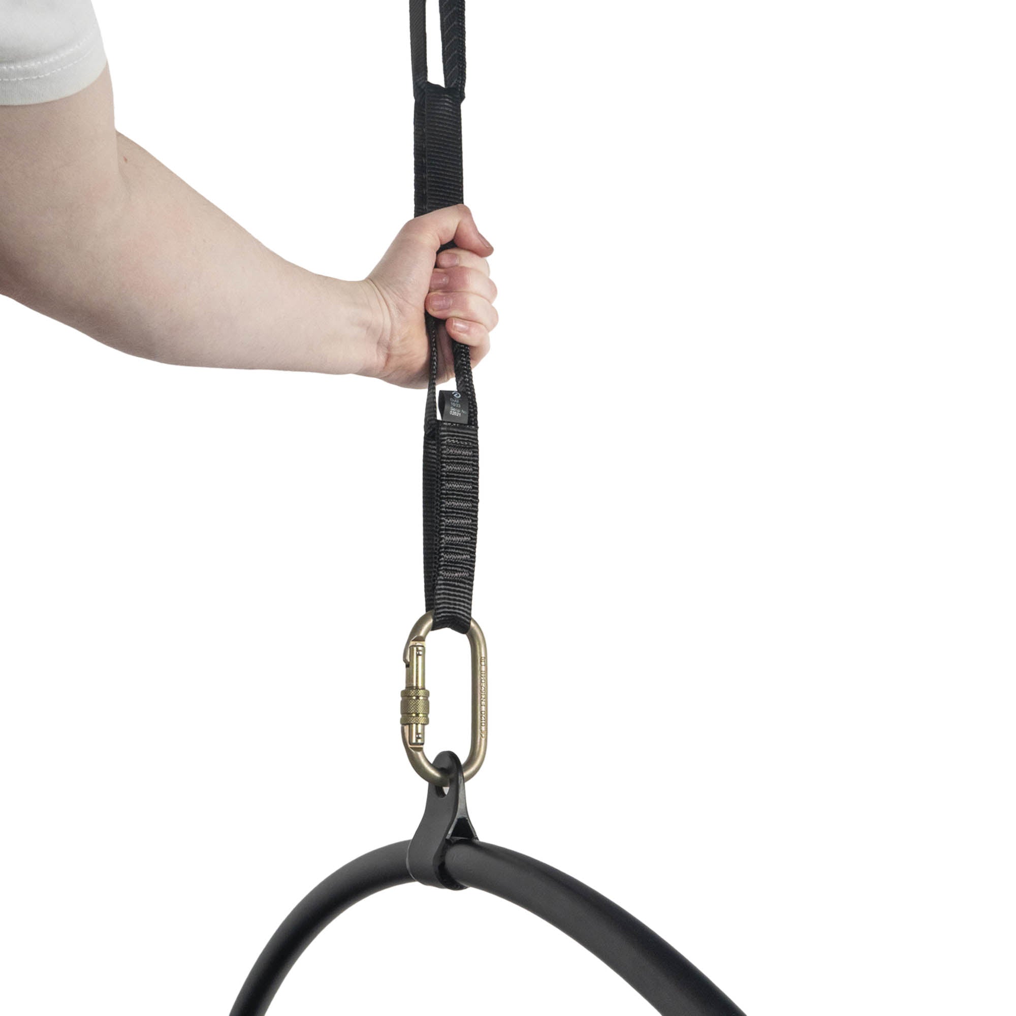 loop chain attached to a hoop and gripped